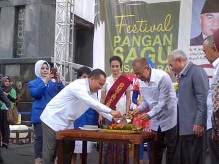 Festival Pangan Sagu Nusantara 2014 Resmi Dibuka Wamentan